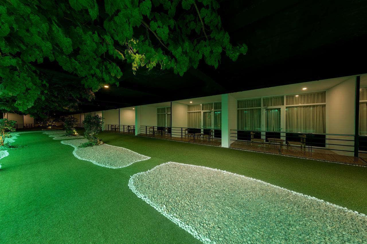 Taw Win Garden Hotel Янгон Экстерьер фото